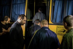 Киев вместо пленных выдаёт случайных людей Киев вместо пленных выдаёт случайных людей